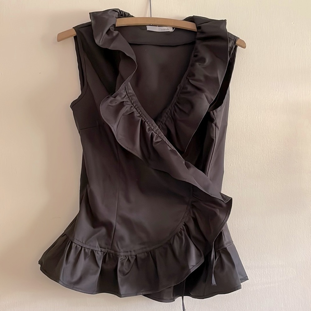 Nikkialo Ruffle Wrap Top sz S